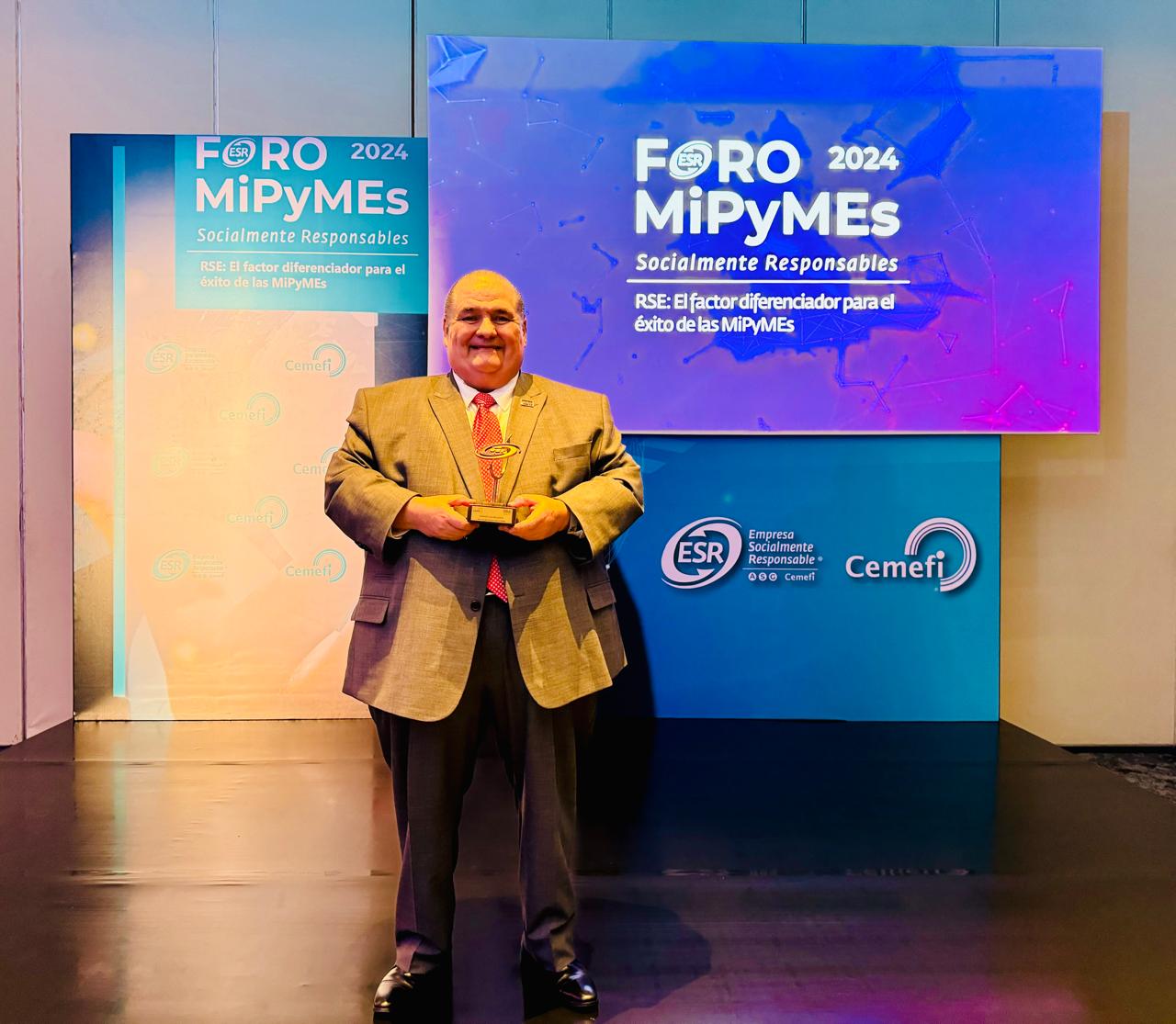 Sanilock promueve la responsabilidad social empresarial en el Foro MiPyMEs 2024